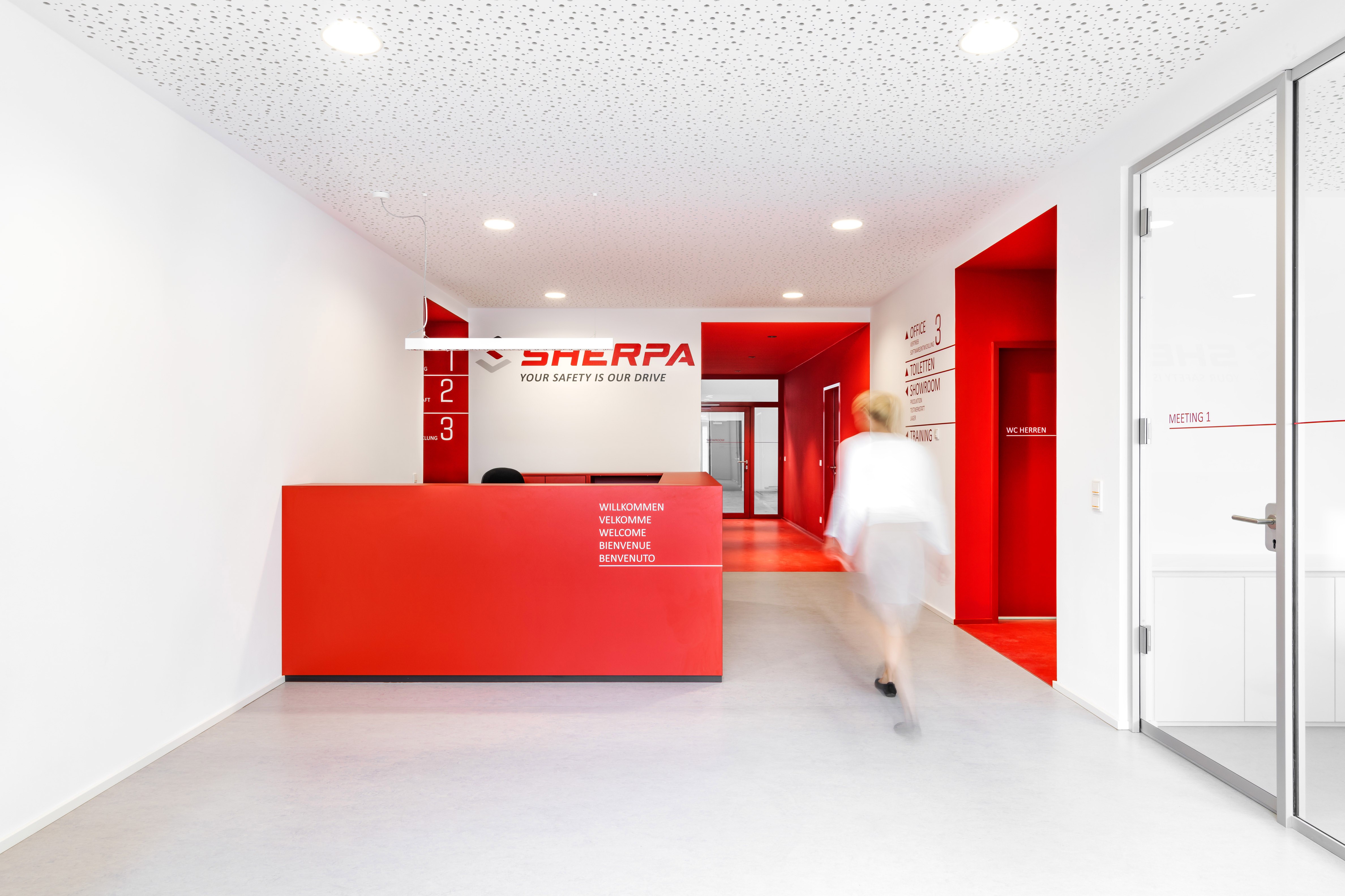 01 Haupteingang Foyer 01 Haupteingang Foyer