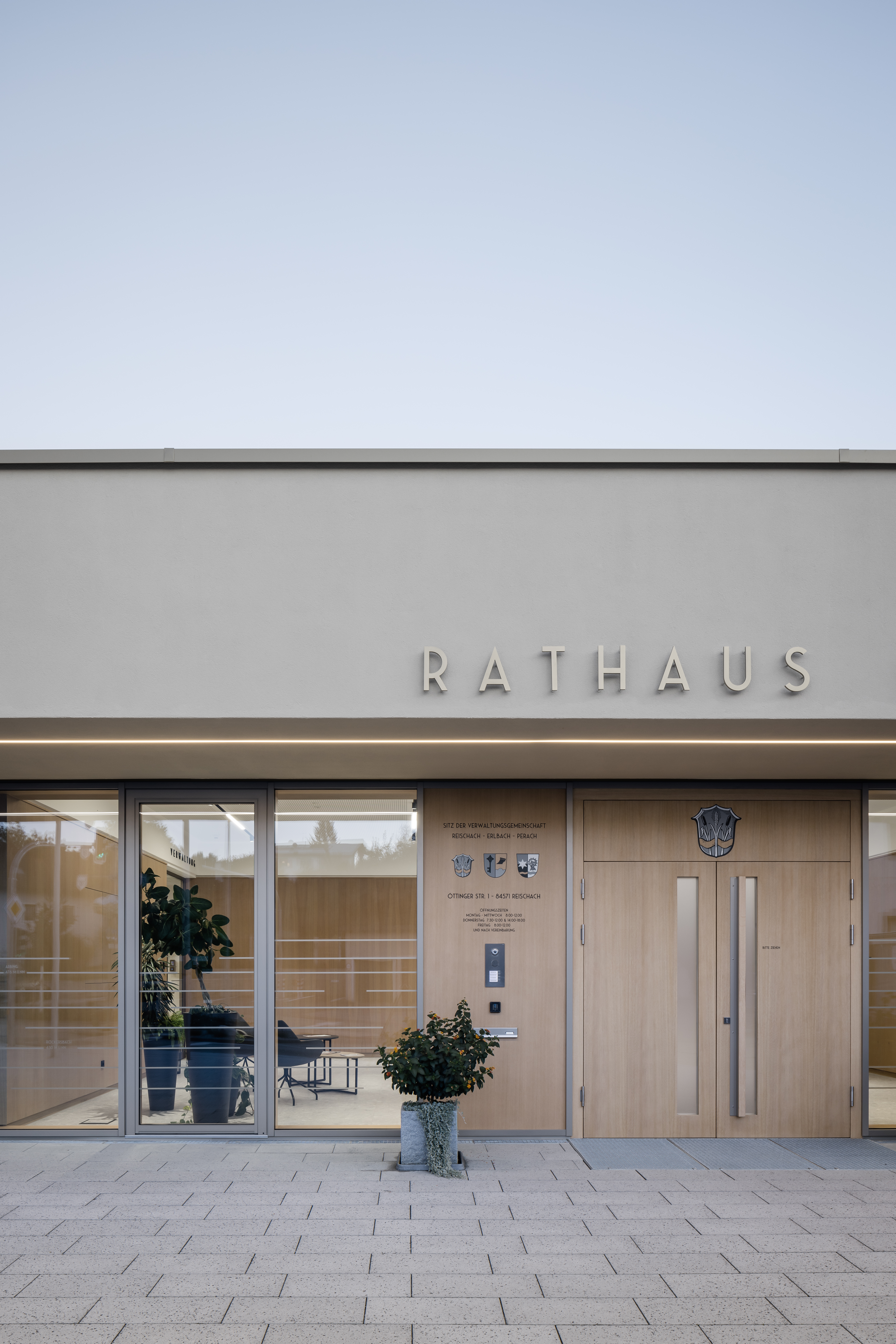 Rathaus Reischach Haupteingang